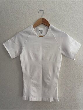 SPANX Zoned Performance Undershirt White Size XXL